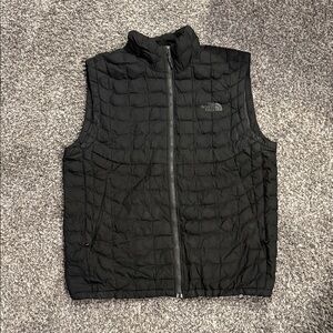The North Face Men's Black Thermoball Insulated Vest - Medium